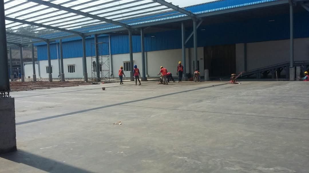 Hasil finishing trowel lantai beton PT. ANAS COLOSSAL GROUP